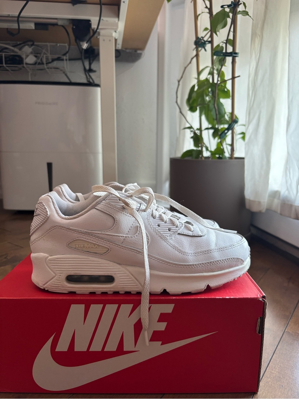 Nike Air Max 90 All White Leather | 6M/7.5W | OG Box | Good Condition